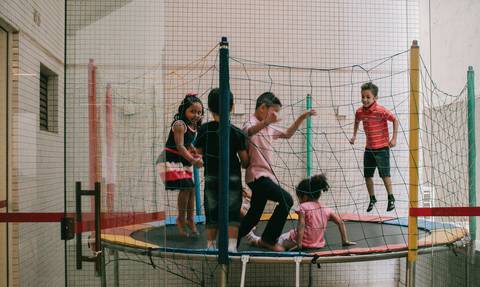 cama elástica para  aniversario '