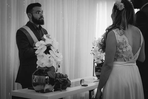 juiz de paz que canta em cerimonias'