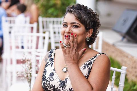 mae ao ver a filha de noiva noiva'