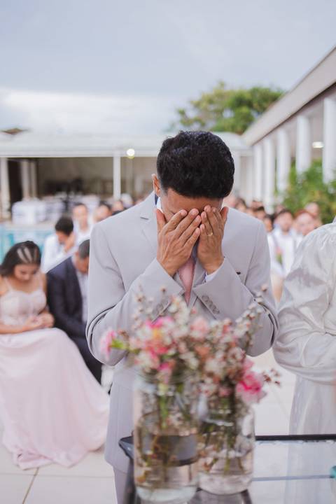 noivo emocionado'