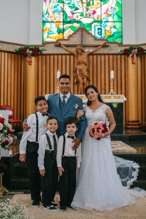 Noivos com os pajens'