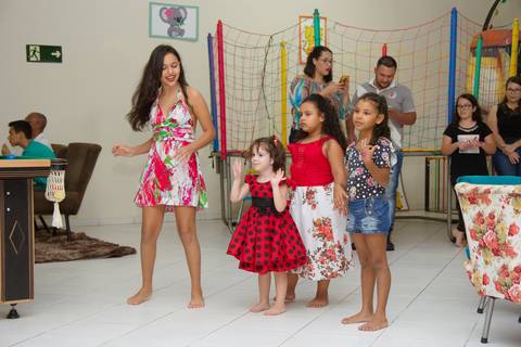 Maria Eduarda 4 anos fotos por Eliseu Batista - REVELFILME matão sp, aniversário infantil - fotos de aniversário'