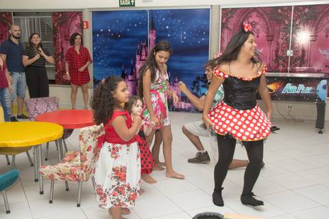 Maria Eduarda 4 anos fotos por Eliseu Batista - REVELFILME matão sp, aniversário infantil - fotos de aniversário'