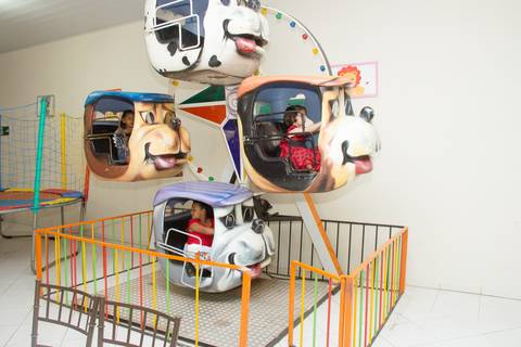 Maria Eduarda 4 anos fotos por Eliseu Batista - REVELFILME matão sp, aniversário infantil - fotos de aniversário'