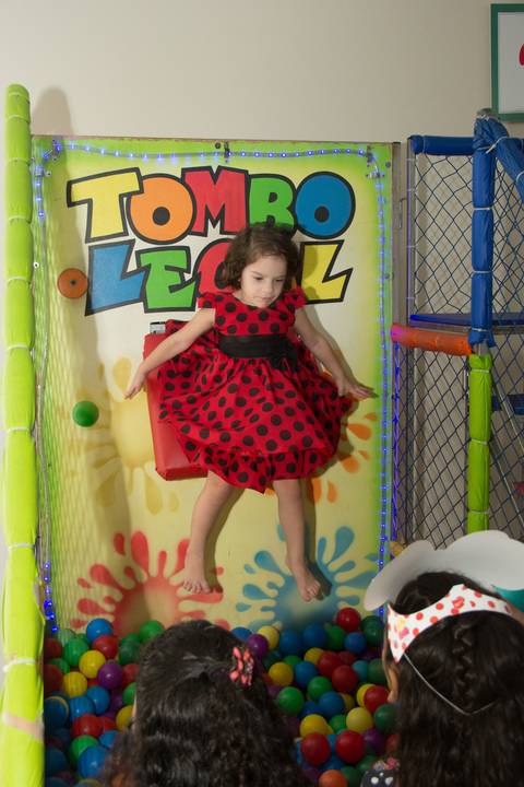 Maria Eduarda 4 anos fotos por Eliseu Batista - REVELFILME matão sp, aniversário infantil - fotos de aniversário'