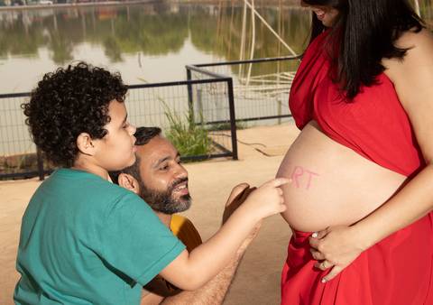 Grávidas - fotos de gestante - Andressa e Marcio - fotos por  - Eliseu Batista fotógrafo -  e -  Jailice Batista - REVELFILME -  PRAÇA DO LAGO EM MATÃO'