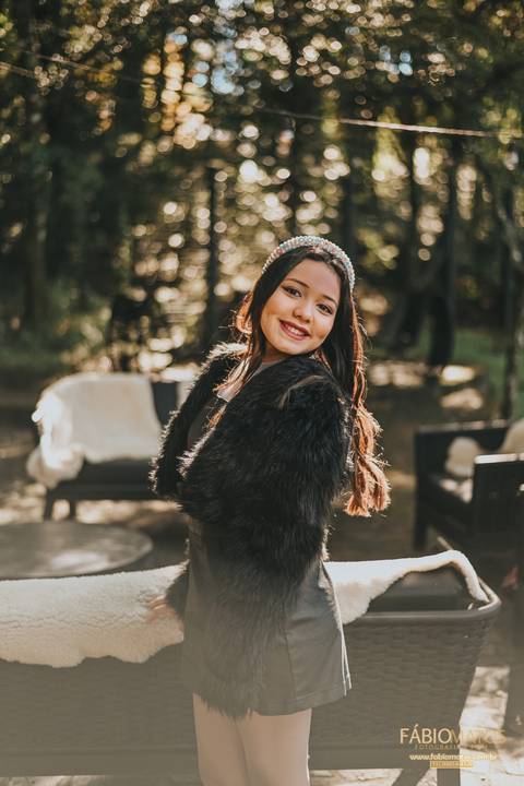 ensaio-15-anos, fotografia-15-anos, book-15-anos, ensaio-feminino, ensaio-juvenil, fotos-quinze-anos, ensaio-autoral, fotografo-15-anos, ensaio-no-outono, fotos-com-folhas, ensaio-na-natureza, book-ao-ar-livre, ensaio-natural, look-de-outono, '