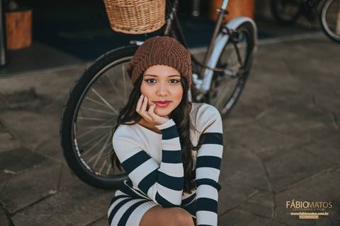 ensaio-15-anos, fotografia-15-anos, book-15-anos, ensaio-feminino, ensaio-juvenil, fotos-quinze-anos, ensaio-autoral, fotografo-15-anos, ensaio-no-outono, fotos-com-folhas, ensaio-na-natureza, book-ao-ar-livre, ensaio-natural, look-de-outono, '