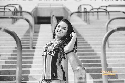 15-anos-session-sessão-pré-15-anos-carla-fábio-matos-fotografia-fotógrafo-rs-r.s-porto-alegre-vale-dos-sinos-arena-do-gremio-fotos-diferentes-região-festa-estádio-ensaio-girl-menina'