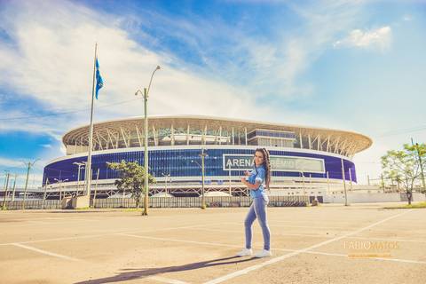 15-anos-session-sessão-pré-15-anos-carla-fábio-matos-fotografia-fotógrafo-rs-r.s-porto-alegre-vale-dos-sinos-arena-do-gremio-fotos-diferentes-região-festa-estádio-ensaio-girl-menina'