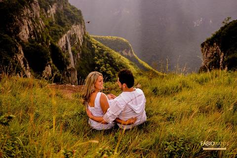 casamento-vestido-cambará-wedding-noiva-noivo-noivos-sessão-ensaio-externo-cânion-cânions-rs-pré-casamento-fábio-matos-douglas-jenifer-fotos-fotografias-diferentes-fotógrafo'