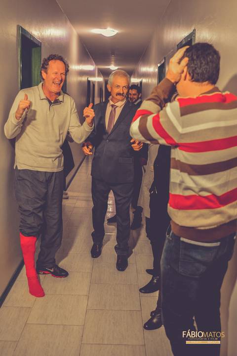 Douglas-e-Jenifer -Fábio-Matos - Casamento-postar - wedding-fotografia-fotos-diferentes-casamentos-serra-rs-r.s-vestido-bouque-noiva-noivos-casório-alegria-felicidade-fotógrafo'