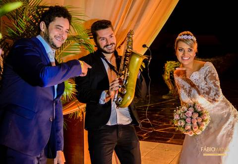 Douglas-e-Jenifer -Fábio-Matos - Casamento-postar - wedding-fotografia-fotos-diferentes-casamentos-serra-rs-r.s-vestido-bouque-noiva-noivos-casório-alegria-felicidade-fotógrafo'