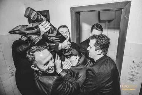 Douglas-e-Jenifer -Fábio-Matos - Casamento-postar - wedding-fotografia-fotos-diferentes-casamentos-serra-rs-r.s-vestido-bouque-noiva-noivos-casório-alegria-felicidade-fotógrafo'