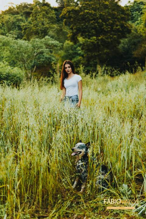 15-anos-sessão-book-fotos-diferentes-fotógrafo-top-profissional-fotografia-session-rs-novo-hamburgo-cavalo-família-fumaça-égua-flor-'