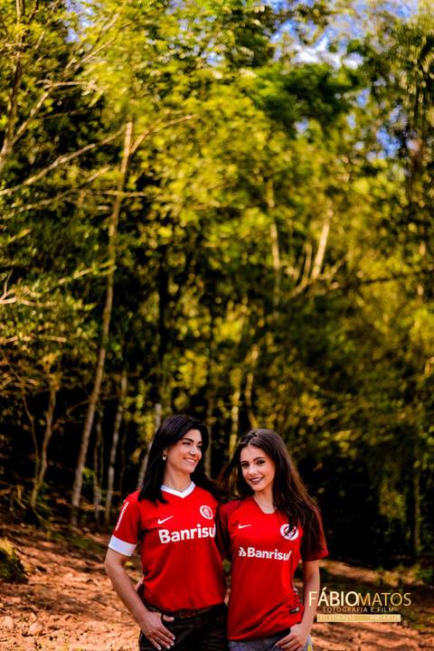 15-anos-sessão-book-fotos-diferentes-fotógrafo-top-profissional-fotografia-session-rs-novo-hamburgo-cavalo-família-fumaça-égua-flor-'