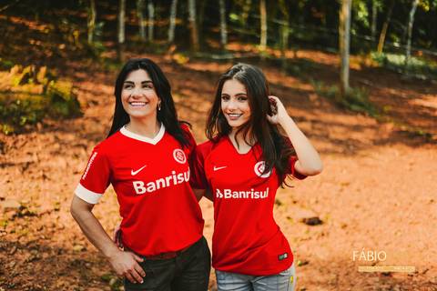 15-anos-sessão-book-fotos-diferentes-fotógrafo-top-profissional-fotografia-session-rs-novo-hamburgo-cavalo-família-fumaça-égua-flor-'