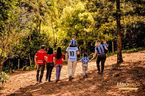 15-anos-sessão-book-fotos-diferentes-fotógrafo-top-profissional-fotografia-session-rs-novo-hamburgo-cavalo-família-fumaça-égua-flor-primavera-por-do-sol-tinta '