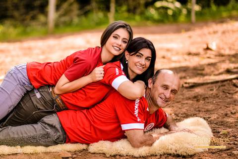15-anos-sessão-book-fotos-diferentes-fotógrafo-top-profissional-fotografia-session-rs-novo-hamburgo-cavalo-família-fumaça-égua-flor-'