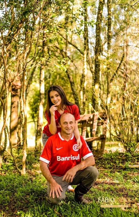 15-anos-sessão-book-fotos-diferentes-fotógrafo-top-profissional-fotografia-session-rs-novo-hamburgo-cavalo-família-fumaça-égua-flor-primavera-por-do-sol-tinta '