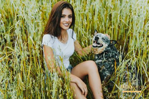 15-anos-sessão-book-fotos-diferentes-fotógrafo-top-profissional-fotografia-session-rs-novo-hamburgo-cavalo-família-fumaça-égua-flor-primavera-por-do-sol-tinta '