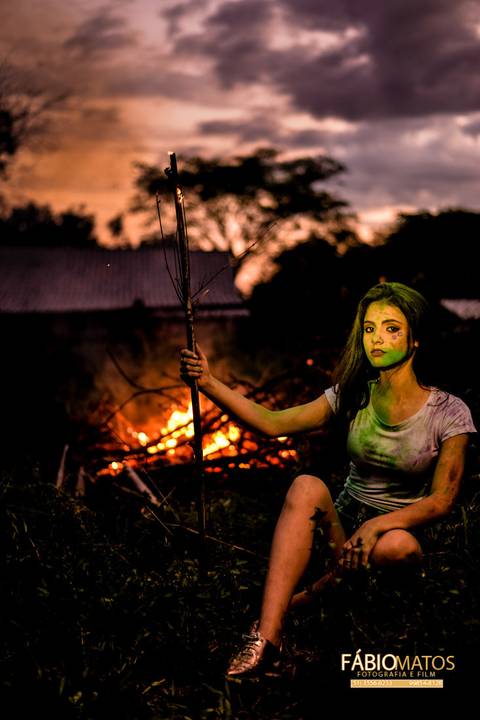 15-anos-sessão-book-fotos-diferentes-fotógrafo-top-profissional-fotografia-session-rs-novo-hamburgo-cavalo-família-fumaça-égua-flor-'