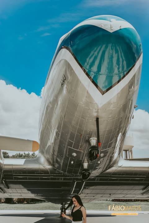 15-anos-sessão-Boulevard-Laçador-poa-porto-alegre-session-15th-fotos-fotógrafo-fábio-matos-rs-avião-lago-carro-debutante-aeroporto-fifteen-years'