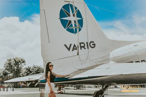 15-anos-sessão-Boulevard-Laçador-poa-porto-alegre-session-15th-fotos-fotógrafo-fábio-matos-rs-avião-lago-carro-debutante-aeroporto-fifteen-years'