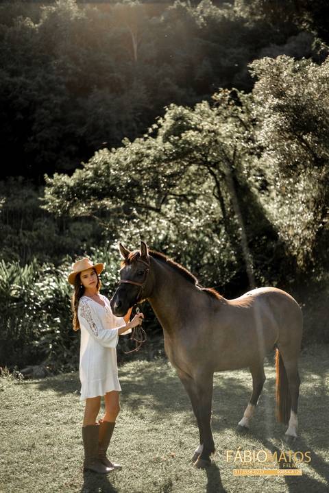 raissa-15-anos-ensaio-debutante-sessão-15th-fotografia-família-fotos-fotógrafo-ivoti-rs-cavalo-carro-cachorro-princesa-sonho'
