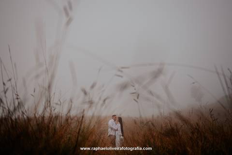 Ensaio pre-wedding, pico olho d'agua, pre-casamento nublado, ensaio de casal em mairipora, pre-wedding na chuva, fotografo de casamento, ideias para pre-wedding, lugares para pre-wedding, dicas para noiva, raphael oliveira fotografia, casamento.'