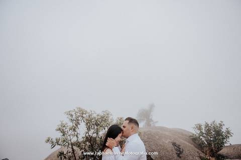 Ensaio pre-wedding, pico olho d'agua, pre-casamento nublado, ensaio de casal em mairipora, pre-wedding na chuva, fotografo de casamento, ideias para pre-wedding, lugares para pre-wedding, dicas para noiva, raphael oliveira fotografia, casamento.'
