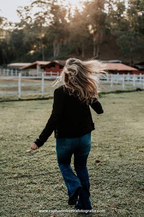 feminino, ensaio feminino na fazenda, ensaio com cavalo, raphael oliveira fotografia, fotos de ensaio, fotografo de ensaio feminino, fotografo de ensaio sp'