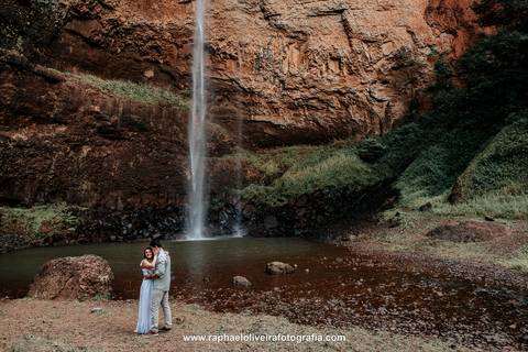 Ensaio pre-wedding, ensaio na cachoeira, pre-wedding na cachoeira, ensaio de casal, noiva, noivo, ensaio pré-casamento, fotografo de casamento, ideias para fotos pre-wedding, inspiração para pre casamento, casamento, raphael oliveira fotografia'