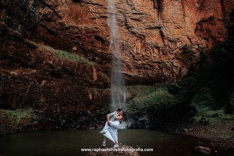 Ensaio pre-wedding, ensaio na cachoeira, pre-wedding na cachoeira, ensaio de casal, noiva, noivo, ensaio pré-casamento, fotografo de casamento, ideias para fotos pre-wedding, inspiração para pre casamento, casamento, raphael oliveira fotografia'