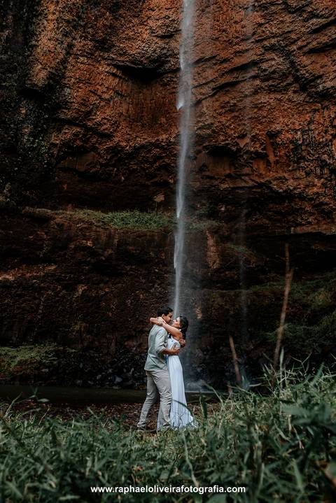 Ensaio pre-wedding, ensaio na cachoeira, pre-wedding na cachoeira, ensaio de casal, noiva, noivo, ensaio pré-casamento, fotografo de casamento, ideias para fotos pre-wedding, inspiração para pre casamento, casamento, raphael oliveira fotografia'