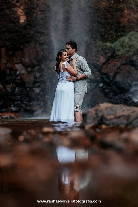 Ensaio pre-wedding, ensaio na cachoeira, pre-wedding na cachoeira, ensaio de casal, noiva, noivo, ensaio pré-casamento, fotografo de casamento, ideias para fotos pre-wedding, inspiração para pre casamento, casamento, raphael oliveira fotografia'