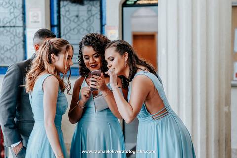 Casamento, paroquia santissima trindade, noiva com madrinha, casamento em sp, virei noiva, como organizar um casamento, espaços para casamento, fotógrafos para casamento, casamento no campo, casamento no por do sol, raphael oliveira fotografia'