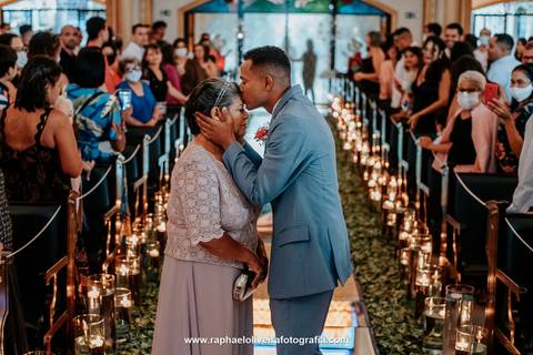 Casamento, paroquia santissima trindade, noiva com madrinha, casamento em sp, virei noiva, como organizar um casamento, espaços para casamento, fotógrafos para casamento, casamento no campo, casamento no por do sol, raphael oliveira fotografia'