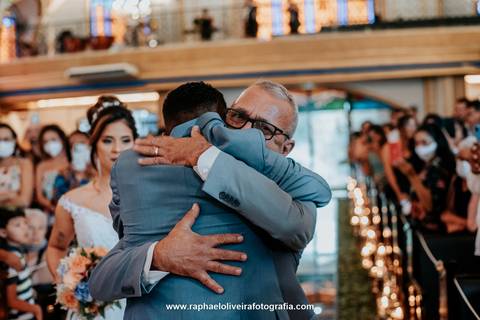 Casamento, paroquia santissima trindade, noiva com madrinha, casamento em sp, virei noiva, como organizar um casamento, espaços para casamento, fotógrafos para casamento, casamento no campo, casamento no por do sol, raphael oliveira fotografia'