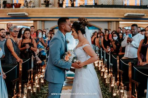 Casamento, paroquia santissima trindade, noiva com madrinha, casamento em sp, virei noiva, como organizar um casamento, espaços para casamento, fotógrafos para casamento, casamento no campo, casamento no por do sol, raphael oliveira fotografia'