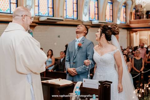 Casamento, paroquia santissima trindade, noiva com madrinha, casamento em sp, virei noiva, como organizar um casamento, espaços para casamento, fotógrafos para casamento, casamento no campo, casamento no por do sol, raphael oliveira fotografia'