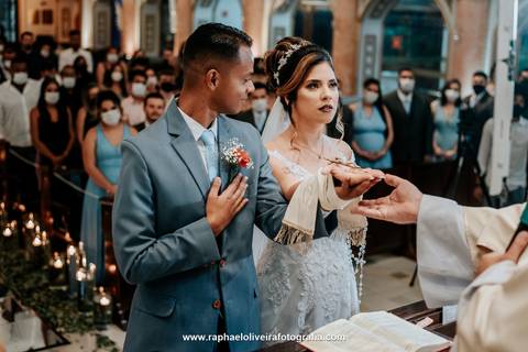 Casamento, paroquia santissima trindade, noiva com madrinha, casamento em sp, virei noiva, como organizar um casamento, espaços para casamento, fotógrafos para casamento, casamento no campo, casamento no por do sol, raphael oliveira fotografia'