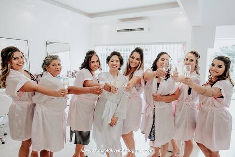 Casamento, paroquia santissima trindade, noiva com madrinha, casamento em sp, virei noiva, como organizar um casamento, espaços para casamento, fotógrafos para casamento, casamento no campo, casamento no por do sol, raphael oliveira fotografia'