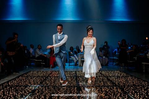 Casamento, paroquia santissima trindade, noiva com madrinha, casamento em sp, virei noiva, como organizar um casamento, espaços para casamento, fotógrafos para casamento, casamento no campo, casamento no por do sol, raphael oliveira fotografia'