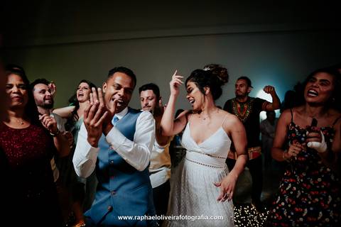 Casamento, paroquia santissima trindade, noiva com madrinha, casamento em sp, virei noiva, como organizar um casamento, espaços para casamento, fotógrafos para casamento, casamento no campo, casamento no por do sol, raphael oliveira fotografia'
