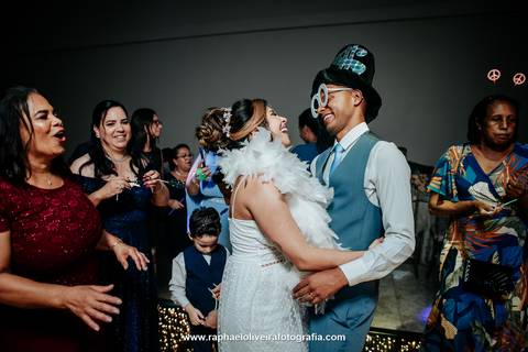 Casamento, paroquia santissima trindade, noiva com madrinha, casamento em sp, virei noiva, como organizar um casamento, espaços para casamento, fotógrafos para casamento, casamento no campo, casamento no por do sol, raphael oliveira fotografia'