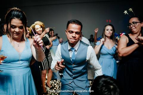 Casamento, paroquia santissima trindade, noiva com madrinha, casamento em sp, virei noiva, como organizar um casamento, espaços para casamento, fotógrafos para casamento, casamento no campo, casamento no por do sol, raphael oliveira fotografia'