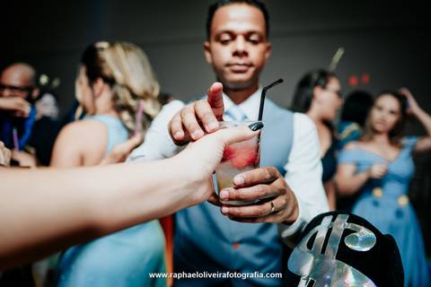 Casamento, paroquia santissima trindade, noiva com madrinha, casamento em sp, virei noiva, como organizar um casamento, espaços para casamento, fotógrafos para casamento, casamento no campo, casamento no por do sol, raphael oliveira fotografia'