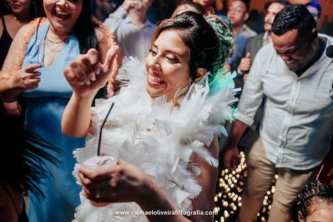 Casamento, paroquia santissima trindade, noiva com madrinha, casamento em sp, virei noiva, como organizar um casamento, espaços para casamento, fotógrafos para casamento, casamento no campo, casamento no por do sol, raphael oliveira fotografia'