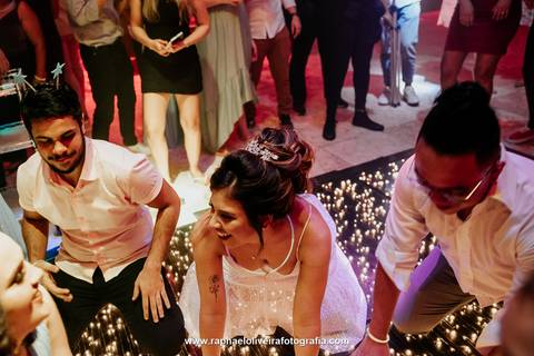 Casamento, paroquia santissima trindade, noiva com madrinha, casamento em sp, virei noiva, como organizar um casamento, espaços para casamento, fotógrafos para casamento, casamento no campo, casamento no por do sol, raphael oliveira fotografia'